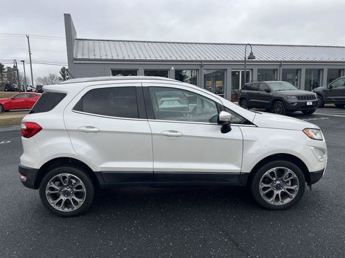 Used 2019 Ford EcoSport Titanium image 2