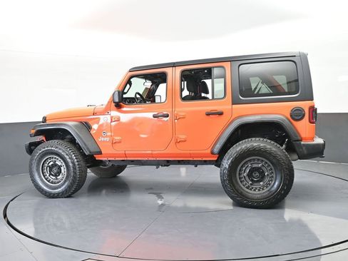 Used 2018 Jeep Wrangler Unlimited Sport S image 3