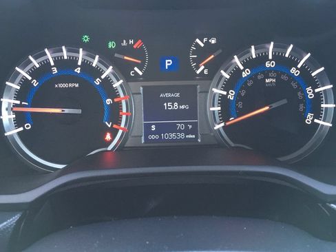 Used 2018 Toyota 4Runner SR5 AWD/4WD image 2
