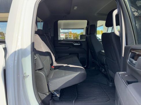 Used 2025 GMC Sierra 2500 SLE w/ SLE Value Package; image 13