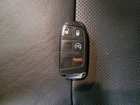 Used 2019 Jeep Compass Limited FWD image 32