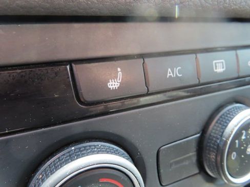 Used 2016 Volkswagen Tiguan SE FWD image 25