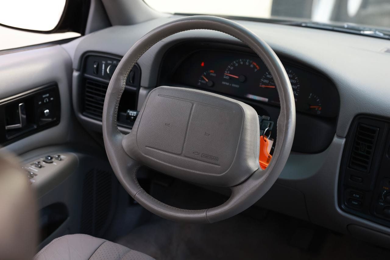 Used 1996 Chevrolet Caprice SS RWD image 35