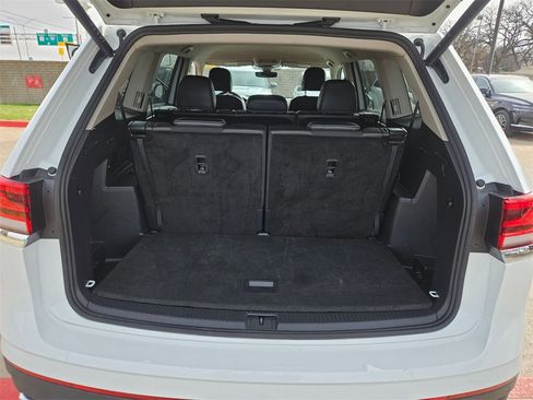 Used 2025 Volkswagen Atlas SE image 24