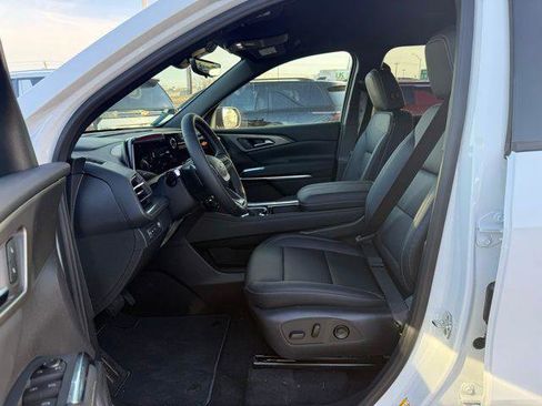 New 2026 Chevrolet Traverse LT w/ Driver Confidence Package FWD image 21