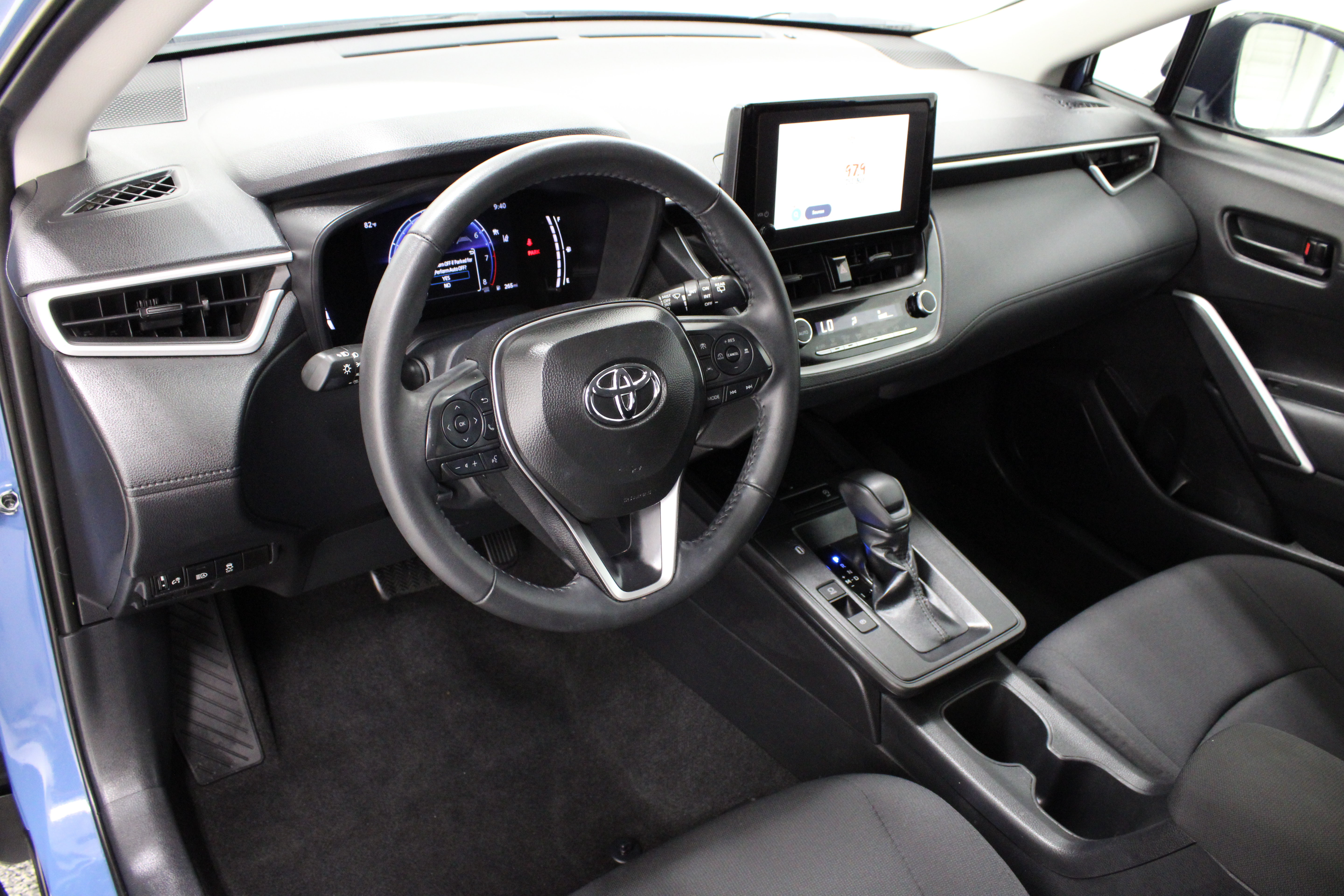 Used 2026 Toyota Corolla Cross LE FWD image 13