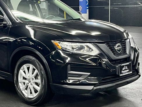 Used 2020 Nissan Rogue SV FWD image 39