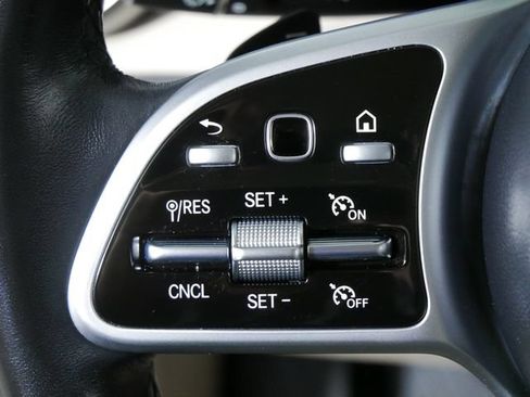 Used 2022 Mercedes-Benz GLC 300 4MATIC image 25