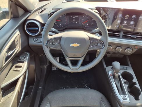 New 2026 Chevrolet Trax LS w/ LS Convenience Package FWD image 11