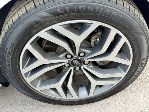 Used 2022 Land Rover Range Rover Evoque R-Dynamic SE image 4