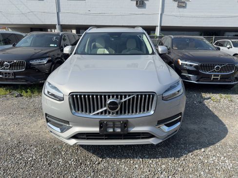 Certified 2024 Volvo XC90 B5 Core w/ Climate Package image 3