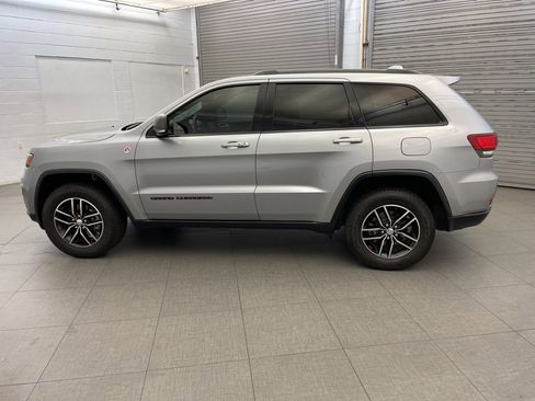 Used 2018 Jeep Grand Cherokee Trailhawk image 9