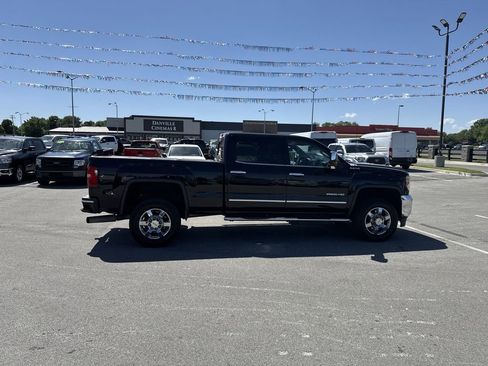 Used 2016 GMC Sierra 2500 SLT w/ Duramax Plus Package AWD/4WD image 14