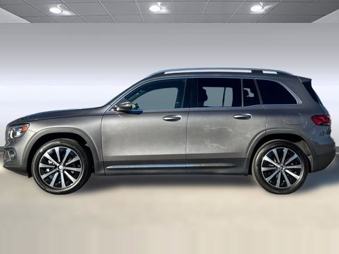 Used 2022 Mercedes-Benz GLB 250 image 2