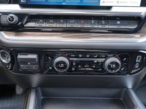 Used 2025 Chevrolet Silverado 1500 RST AWD/4WD image 31
