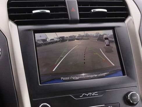 Used 2020 Ford Fusion SE image 16