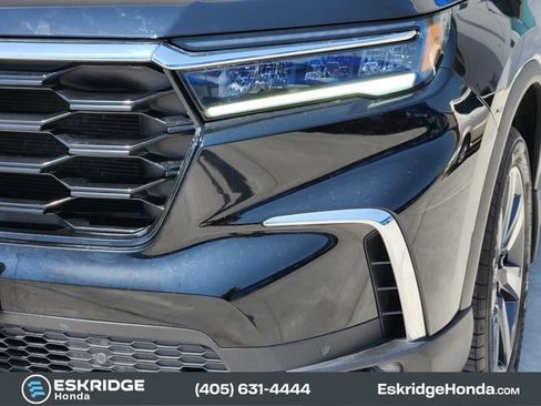 Used 2025 Honda Pilot Touring image 10