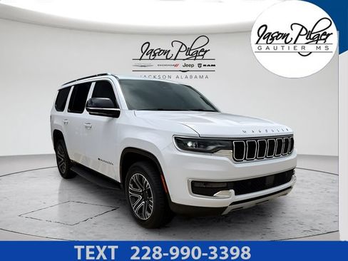 Used 2024 Jeep Wagoneer Series II w/ Flexible Seating Group RWD image 1