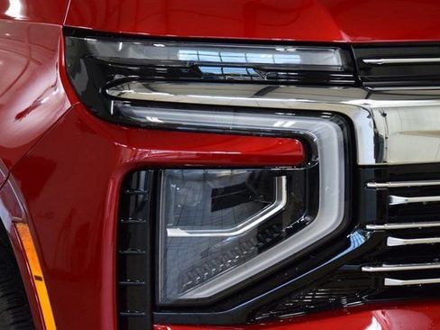New 2025 Chevrolet Suburban Premier AWD/4WD image 12