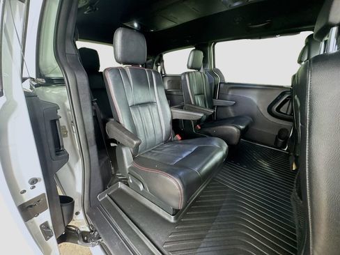 Used 2018 Dodge Grand Caravan GT FWD image 35