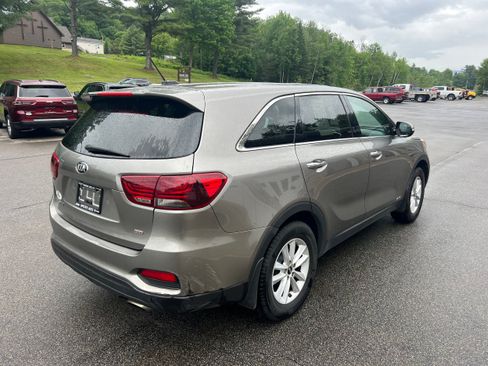 Used 2019 Kia Sorento AWD image 5