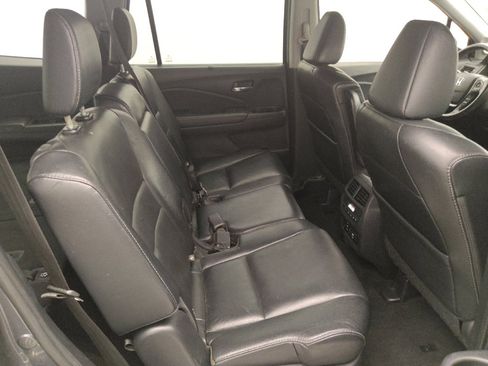Used 2017 Honda Pilot Touring image 19