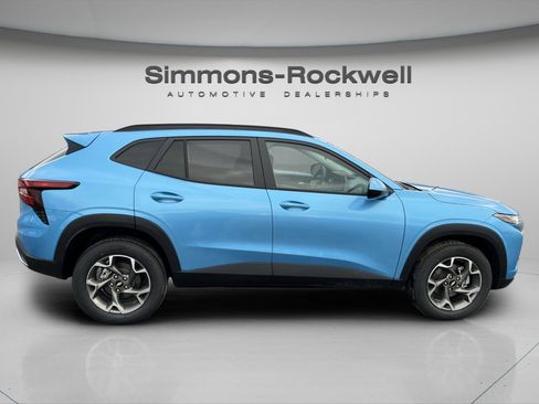 New 2026 Chevrolet Trax LT w/ Sunroof Package image 3