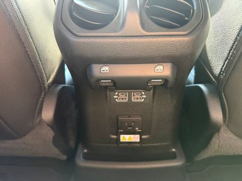 Used 2023 Jeep Wrangler Unlimited Sahara AWD/4WD image 24