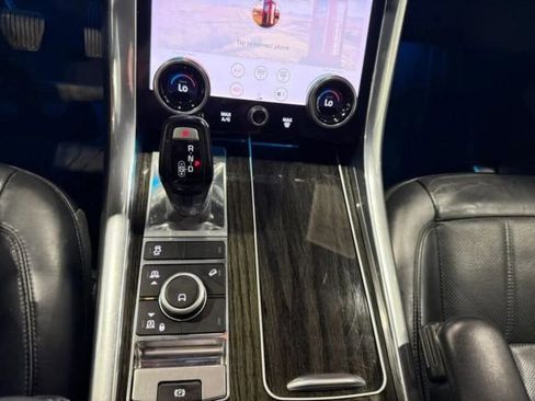 Used 2018 Land Rover Range Rover Sport HSE image 21