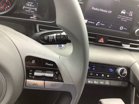 Certified 2023 Hyundai Elantra SEL w/ Preferred Accessory Package image 32