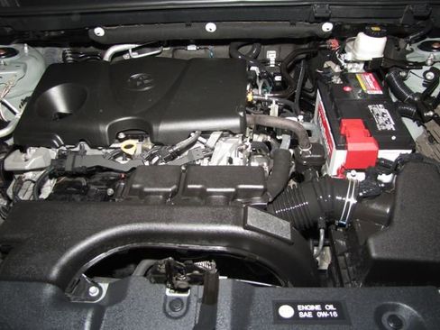 Used 2021 Toyota RAV4 XLE w/ Convenience Package AWD/4WD image 22