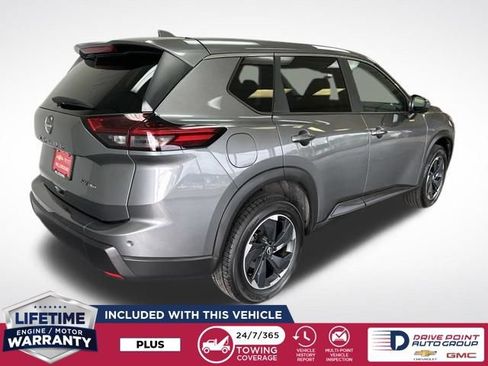 Used 2024 Nissan Rogue SV AWD/4WD image 3