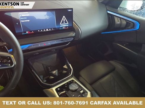 Used 2025 BMW X3 xDrive30i AWD/4WD image 6