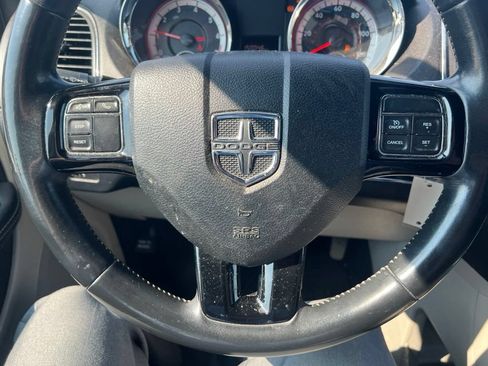 Used 2019 Dodge Grand Caravan SXT FWD image 11