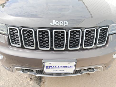 Used 2018 Jeep Grand Cherokee Limited AWD/4WD image 5