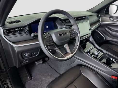 New 2026 Jeep Grand Cherokee L Limited w/ Limited Altitude Package image 9