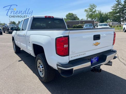 Used 2019 Chevrolet Silverado 2500 LT AWD/4WD image 3