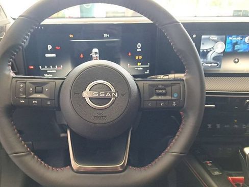 Certified 2025 Nissan Kicks SR FWD image 42