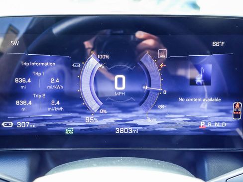 Used 2025 Chevrolet Equinox EV LT w/ Convenience Package II image 14