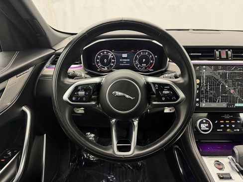 Used 2025 Jaguar F-PACE R-Dynamic S image 11