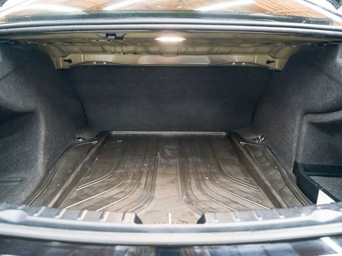 Used 2018 BMW 320i xDrive Sedan image 8