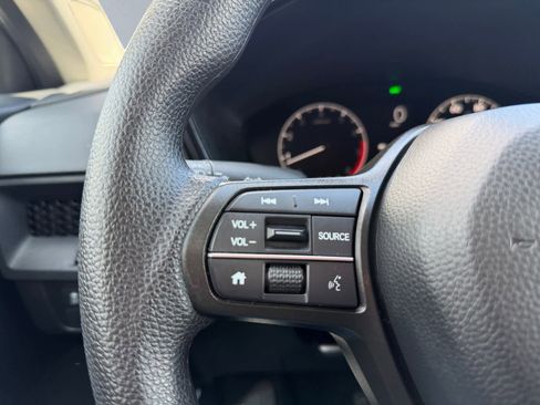 Used 2025 Honda CR-V EX image 13