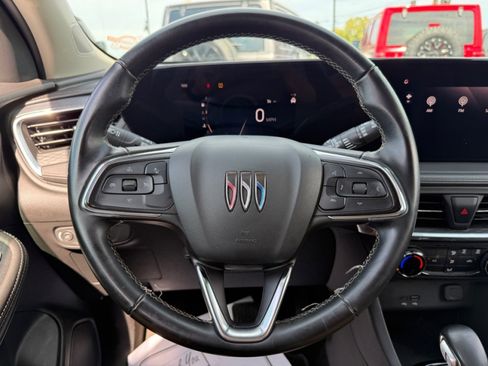Used 2024 Buick Encore GX Preferred FWD image 18