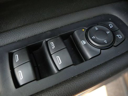 Used 2023 GMC Terrain AT4 w/ LPO, Floor Liner Package AWD/4WD image 22