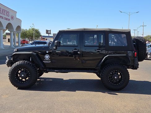 Used 2015 Jeep Wrangler Unlimited Sport AWD/4WD image 2