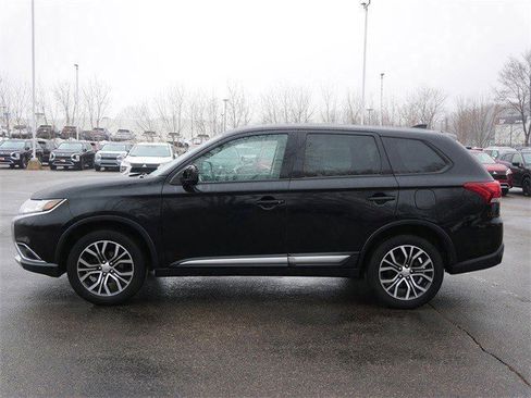 Used 2018 Mitsubishi Outlander ES image 4
