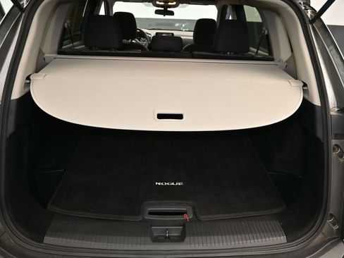 Used 2021 Nissan Rogue S image 11