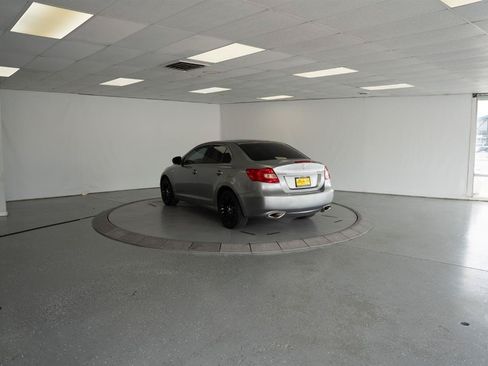 Used 2012 Suzuki Kizashi SE AWD/4WD image 5