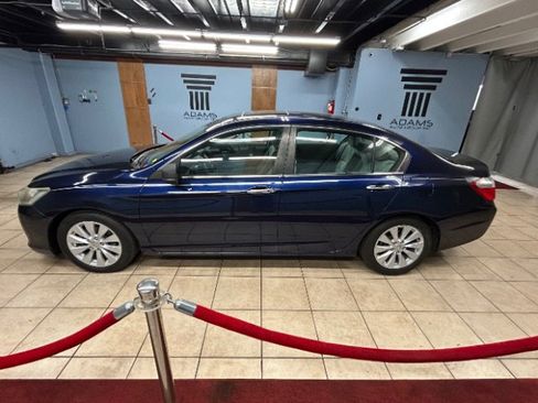 Used 2013 Honda Accord EX image 2
