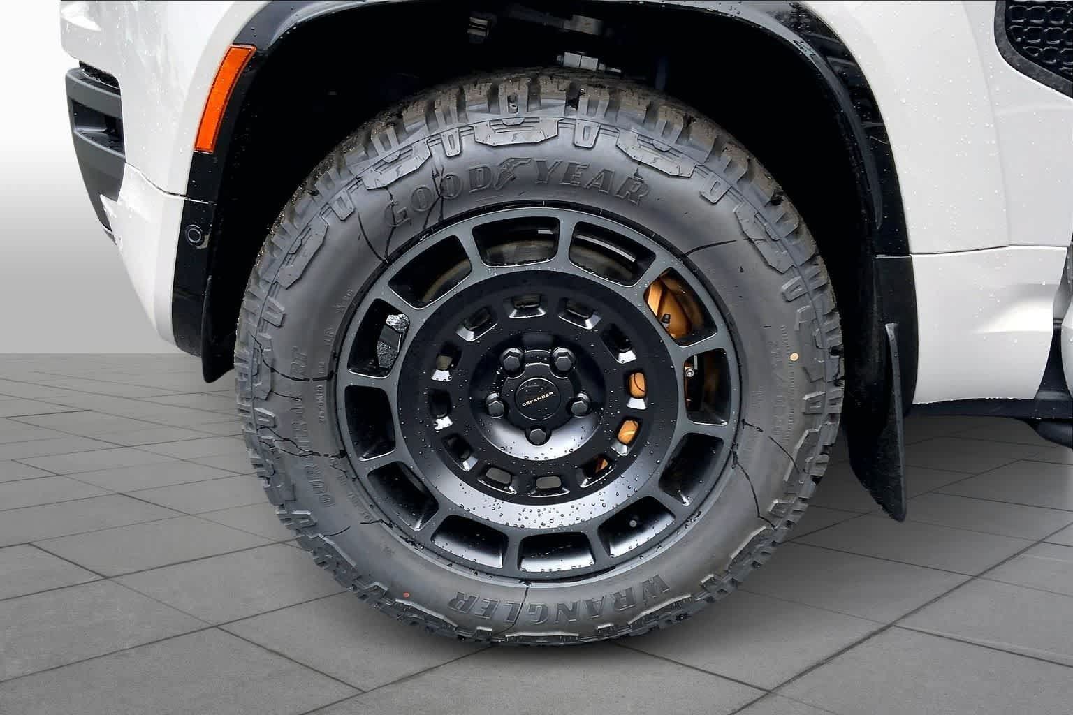 New 2026 Land Rover Defender 110 AWD/4WD image 16